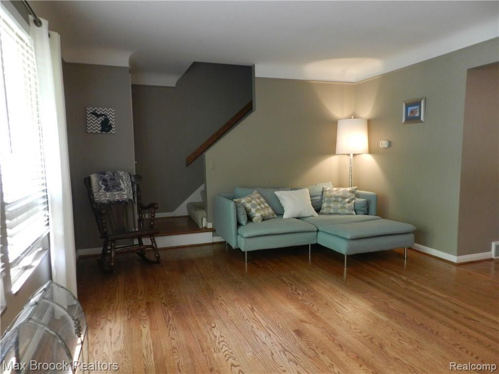 1013 North Adams Road Birmingham, MI 48009 - Photo 3 of 26 013.JPG