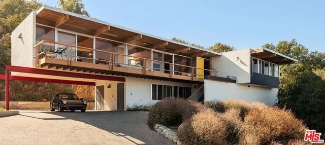 a car parked in front of a building