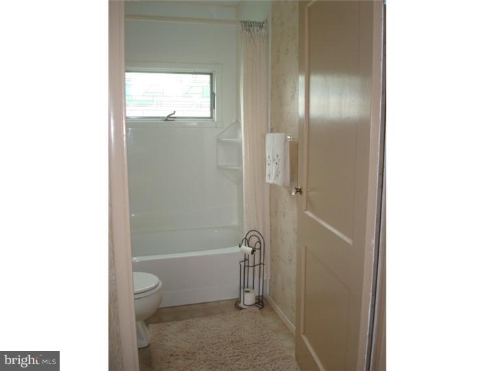 418 Andover Road Fairless Hills, PA 19030 - Photo 11 of 20 Bathroom
