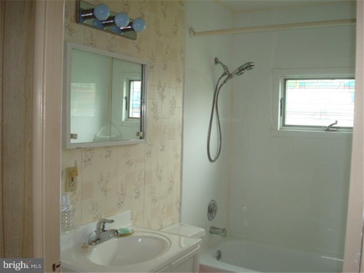 418 Andover Road Fairless Hills, PA 19030 - Photo 10 of 20 Bathroom