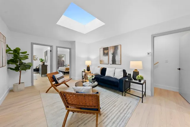 $1,998,000 | 1875-1875 9th Avenue, San Francisco, CA 94122