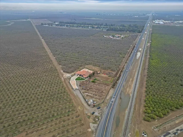 a view of roof with sitting area