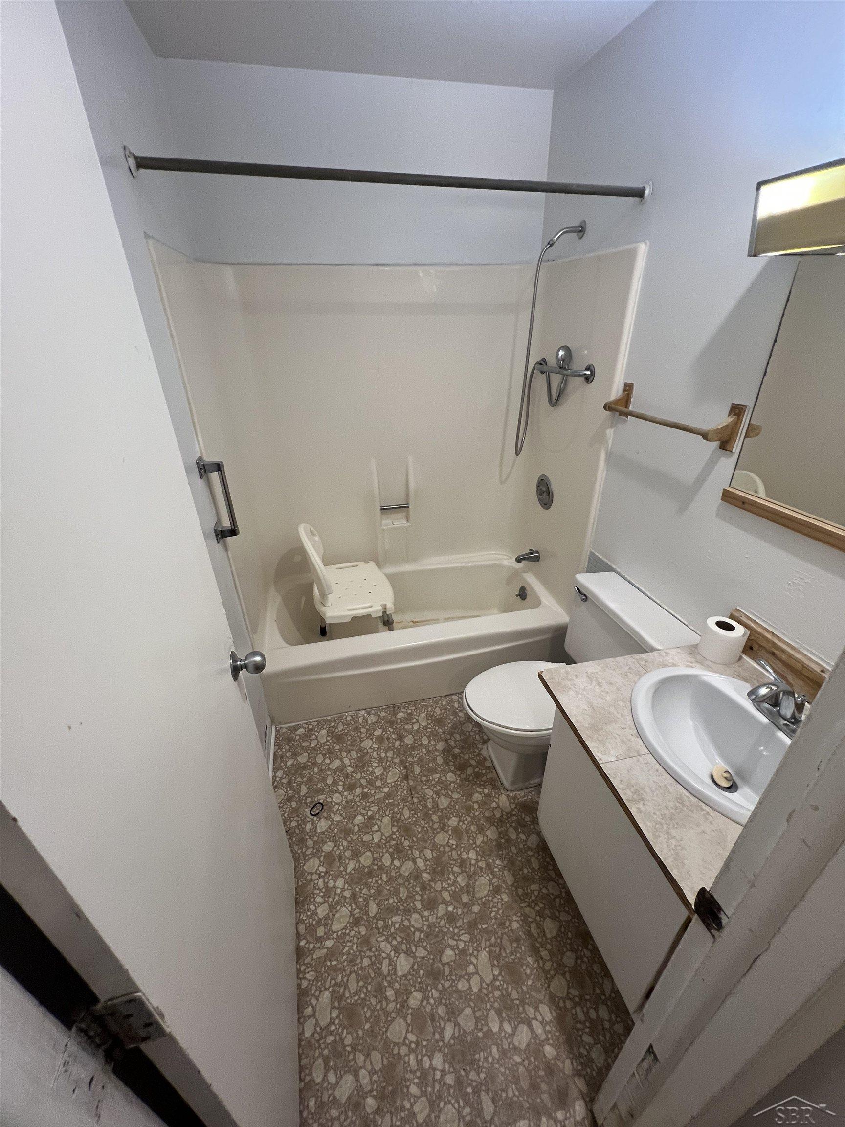 3040 South Towerline Road Bridgeport, MI 48722 - Photo 6 of 30 50172466-26277cfb-95ac-48bc-9db1-1ed0c4002f55.JPG