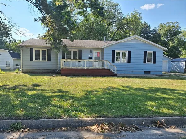 1316 Burnam Road, Chillicothe, MO 64601