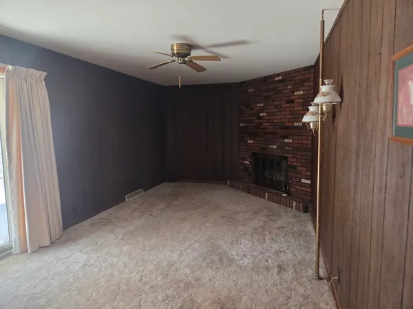 a view of empty room