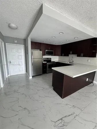 $1,850 | 6930 Miami Gardens Drive, Unit 1515, Hialeah, FL 33015