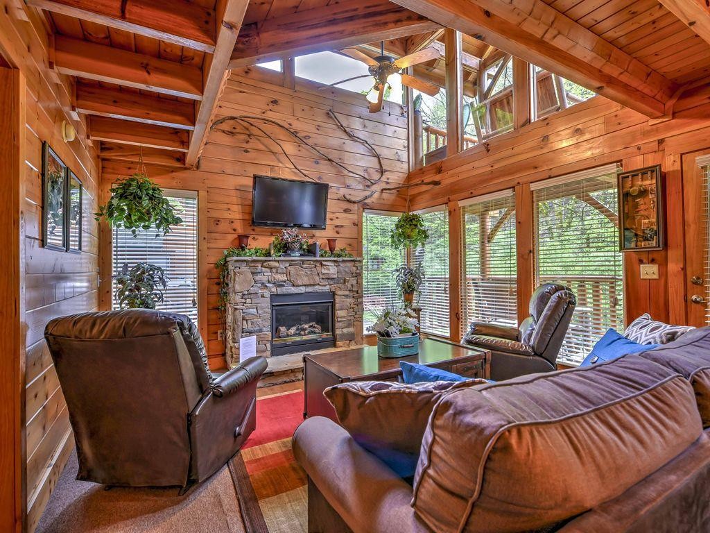 339 Caney Creek Road Pigeon Forge, TN 37876 - Photo 4 of 15