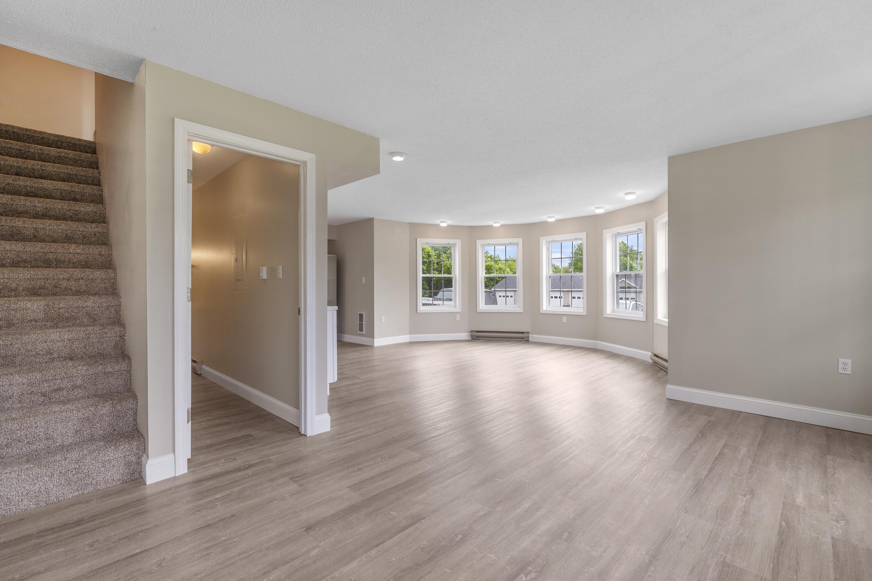 35 Mathews Avenue, Unit 1 Waterville, ME 04901 - Photo 12 of 26 DSC02066