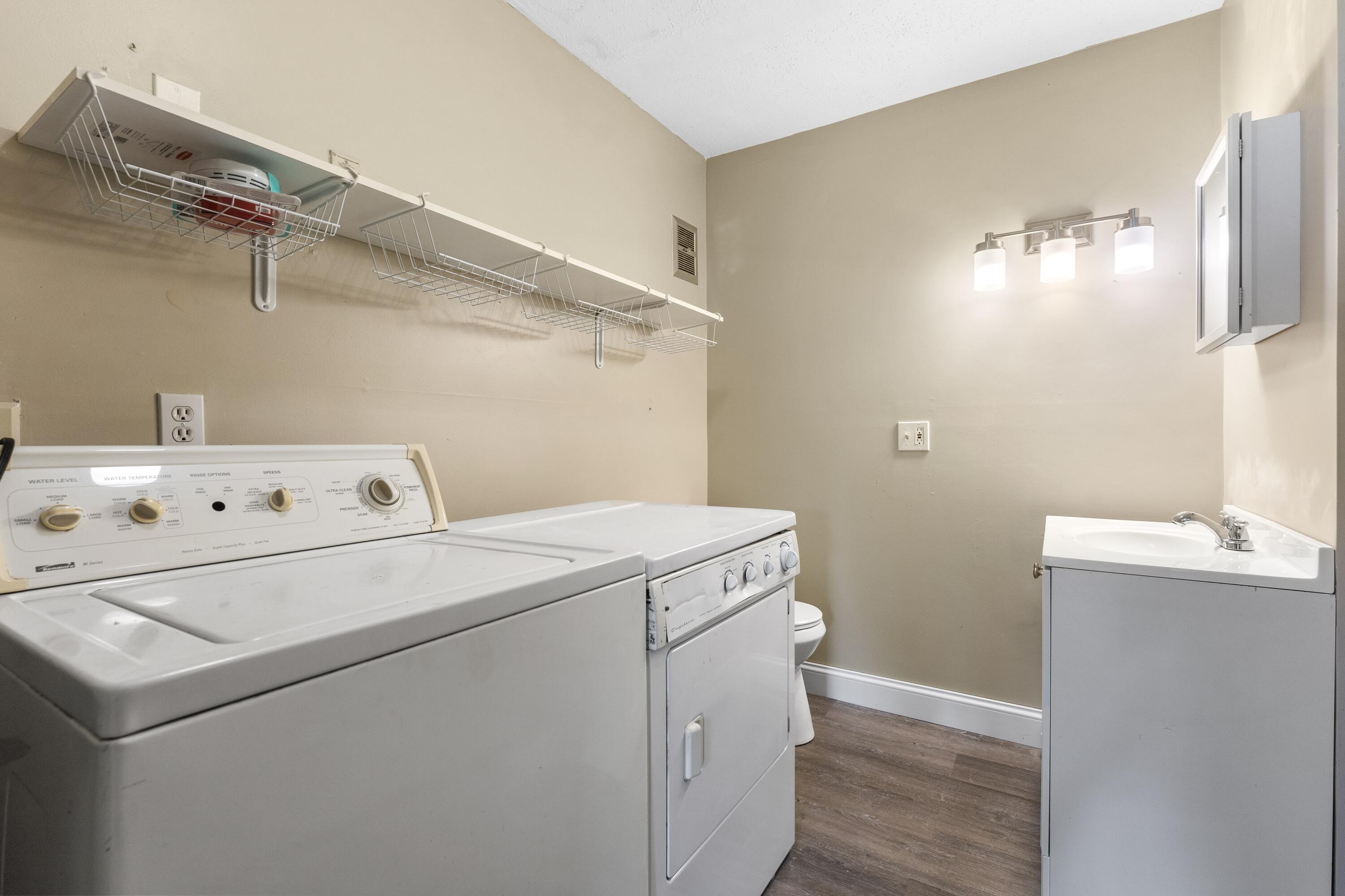 35 Mathews Avenue, Unit 1 Waterville, ME 04901 - Photo 13 of 26 DSC02071