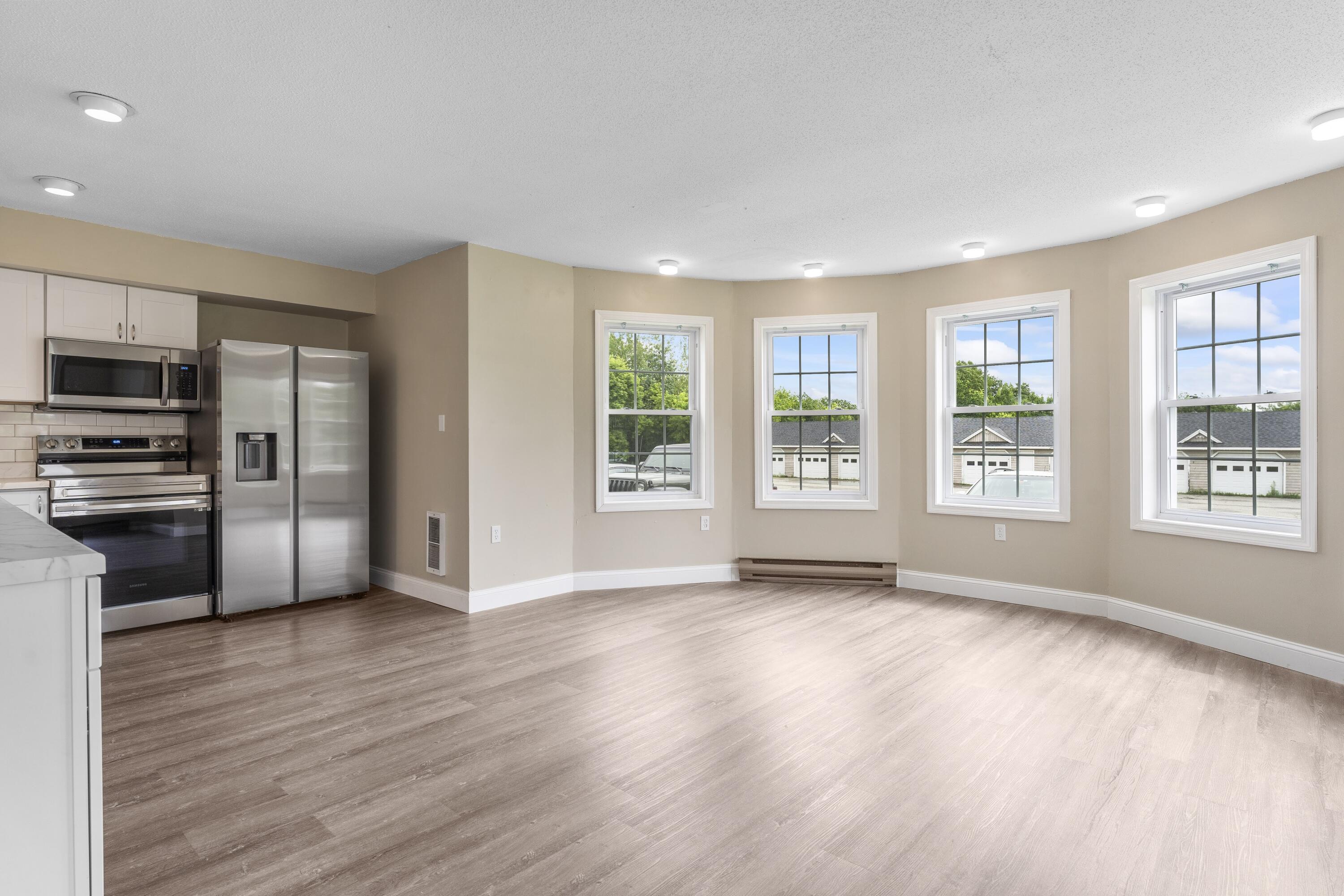 35 Mathews Avenue, Unit 1 Waterville, ME 04901 - Photo 9 of 26 DSC02046