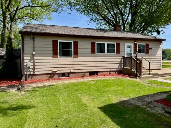 $149,900 | 15 School Lane, Goose Lake, IA 52750
