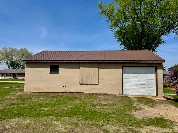 $149,900 | 15 School Lane, Goose Lake, IA 52750