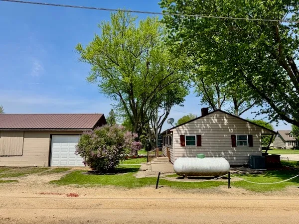 $149,900 | 15 School Lane, Goose Lake, IA 52750