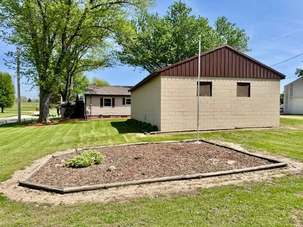 $149,900 | 15 School Lane, Goose Lake, IA 52750