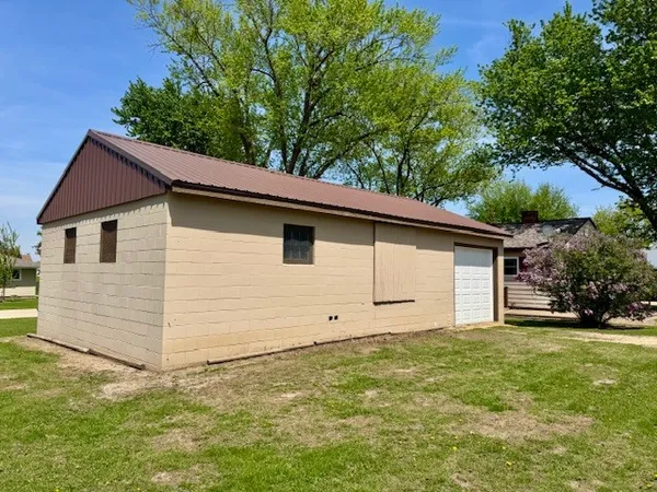 $149,900 | 15 School Lane, Goose Lake, IA 52750
