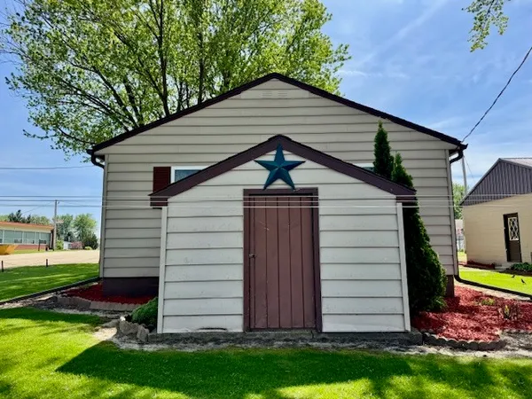 $149,900 | 15 School Lane, Goose Lake, IA 52750