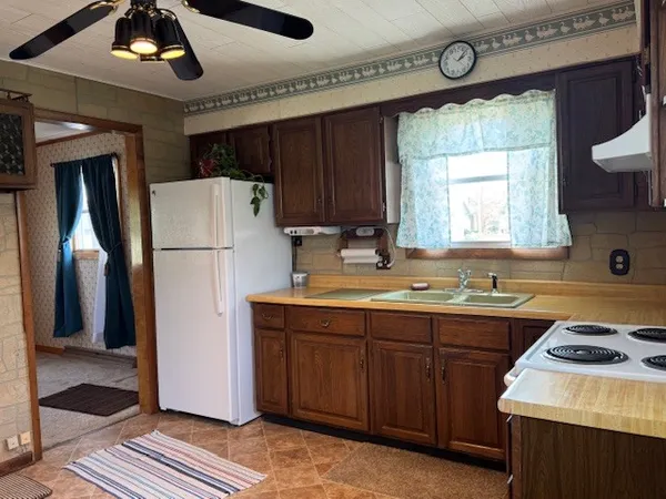 $149,900 | 15 School Lane, Goose Lake, IA 52750