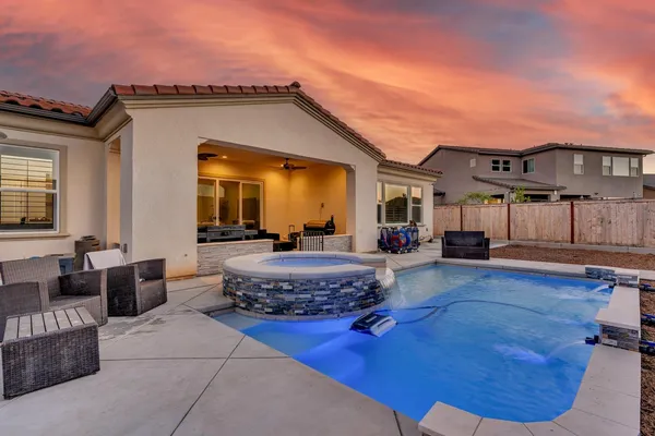 $850,000 | 1053 Beaver Pond Loop, Madera, CA 93636