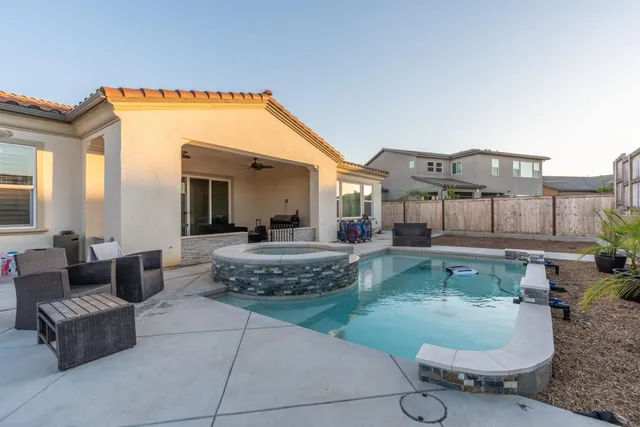 $850,000 | 1053 Beaver Pond Loop, Madera, CA 93636