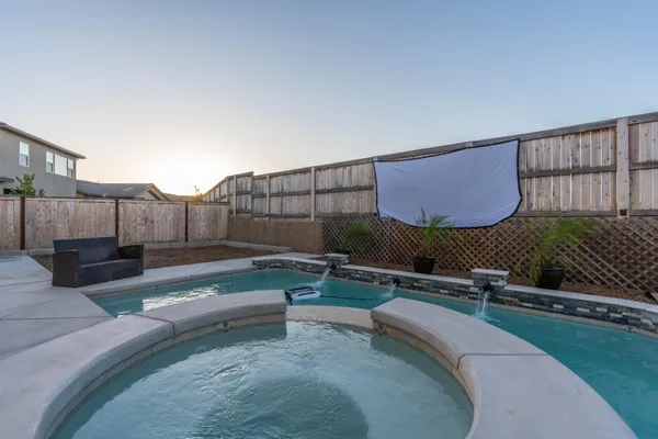 $850,000 | 1053 Beaver Pond Loop, Madera, CA 93636