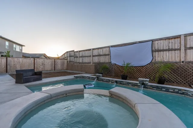 $850,000 | 1053 Beaver Pond Loop, Madera, CA 93636