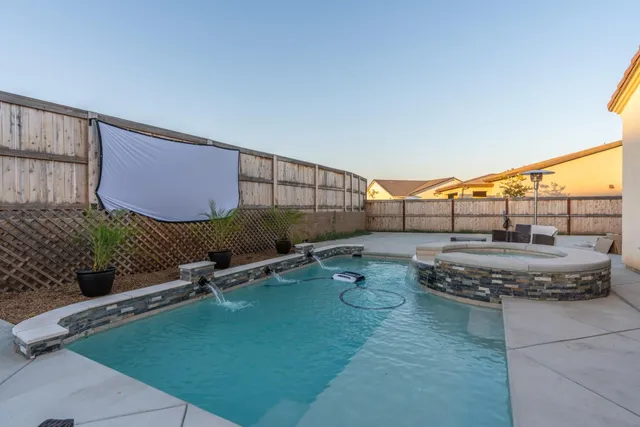 $850,000 | 1053 Beaver Pond Loop, Madera, CA 93636