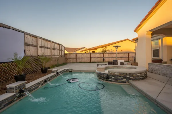 $850,000 | 1053 Beaver Pond Loop, Madera, CA 93636