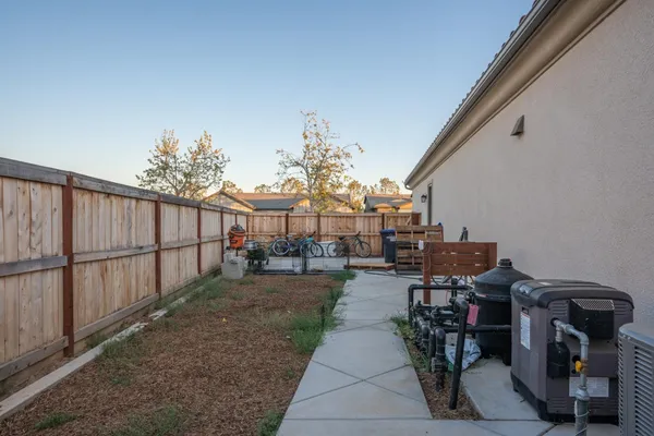 $850,000 | 1053 Beaver Pond Loop, Madera, CA 93636