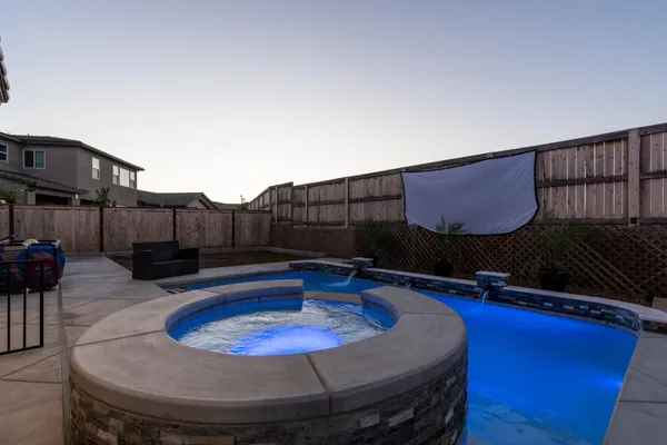 $850,000 | 1053 Beaver Pond Loop, Madera, CA 93636