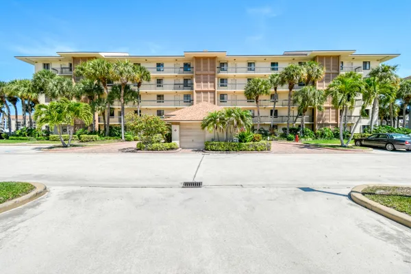 $650,000 | 2401 Marina Isle Way, Unit 503, Jupiter, FL 33477