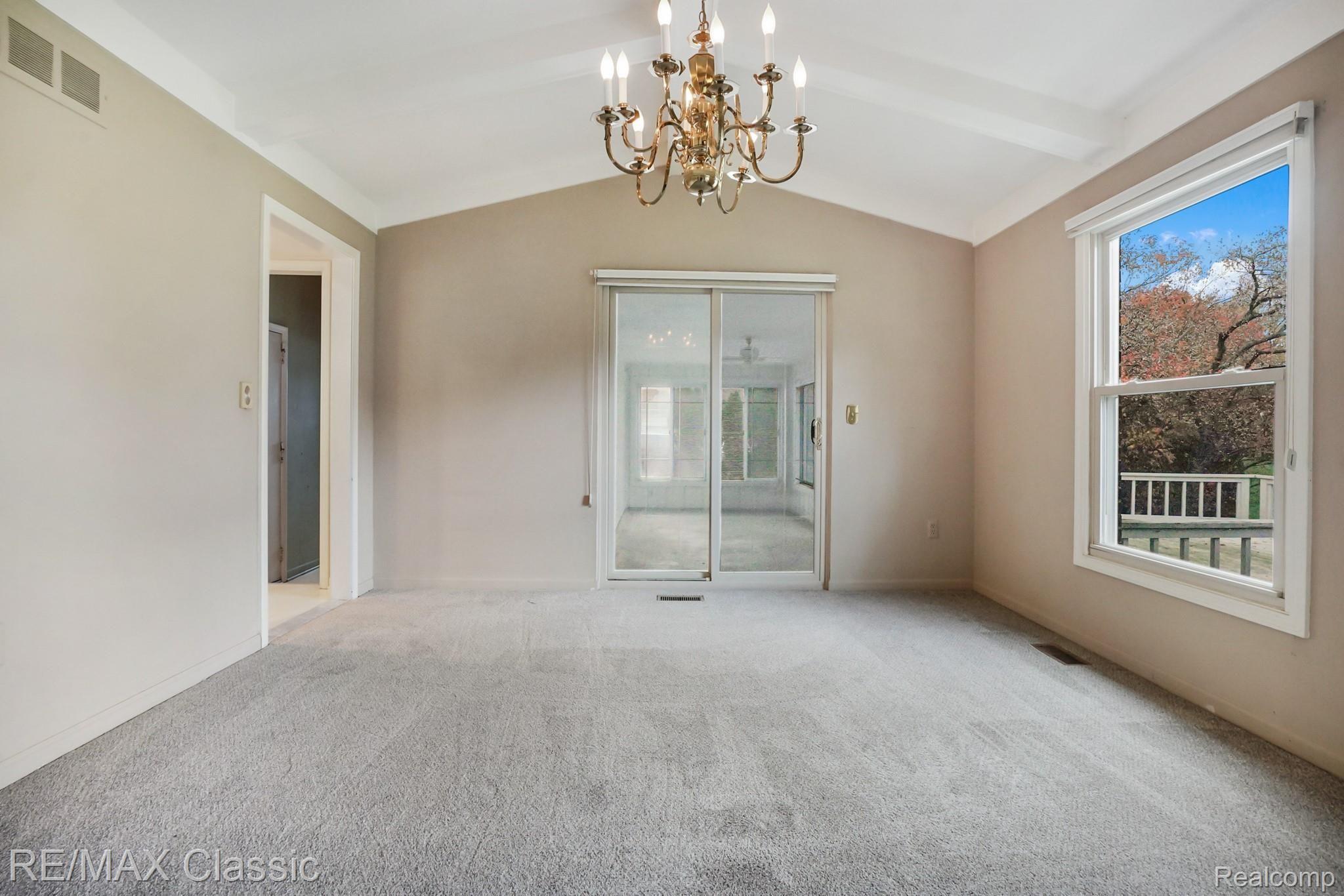 35152 Banbury Road Livonia, MI 48152 - Photo 18 of 33 DSC06827.jpg