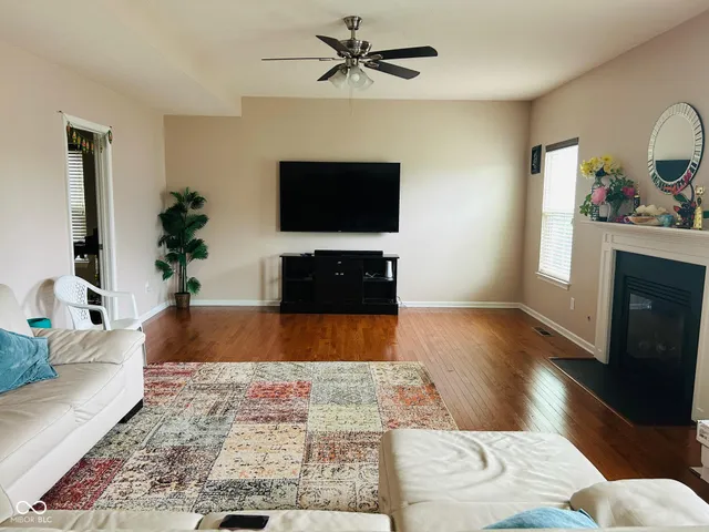 $3,750 | 11939 Eaglerun Way, Zionsville, IN 46077