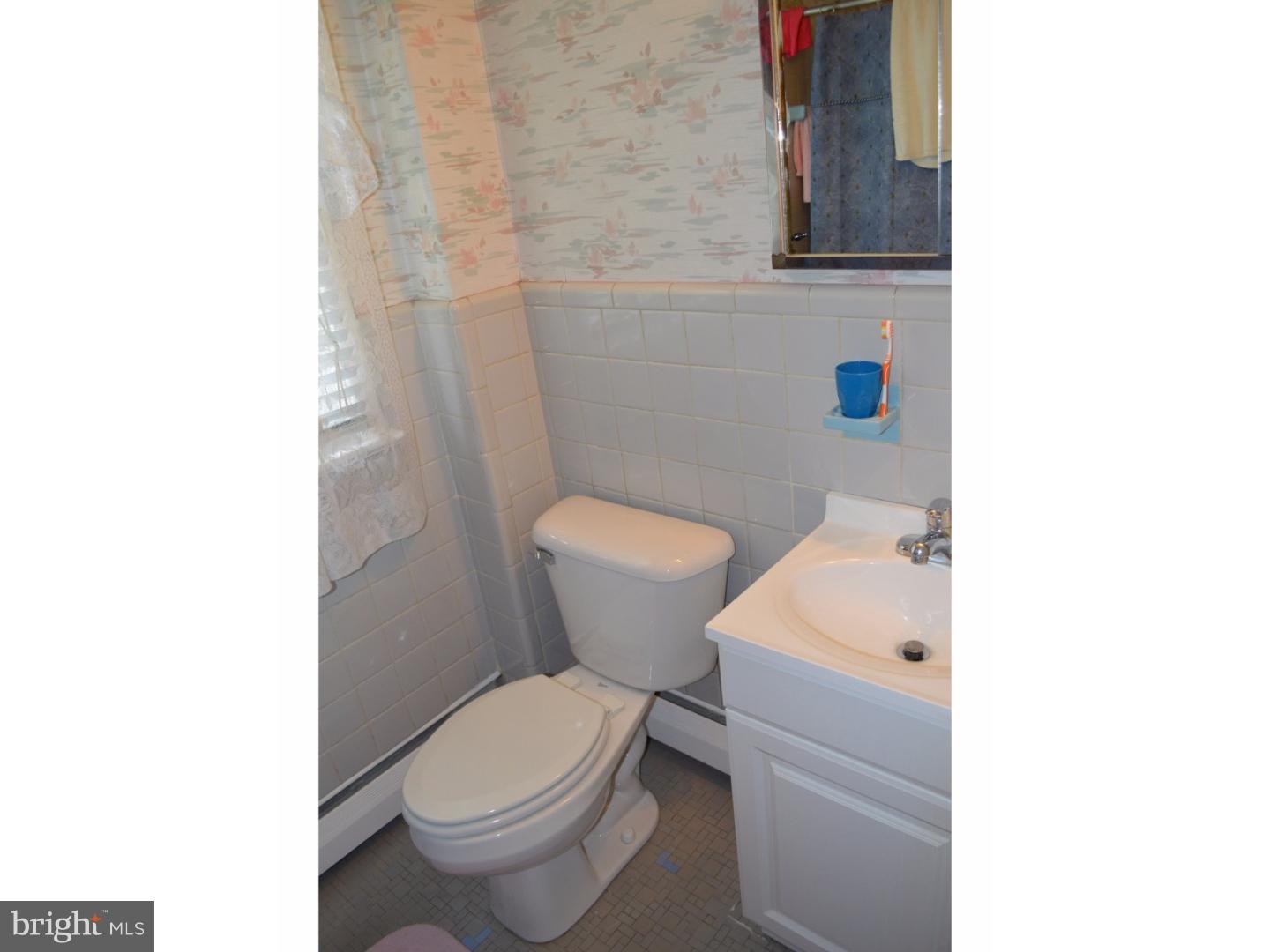 10129 Proctor Road Philadelphia, PA 19116 - Photo 15 of 18 Bathroom