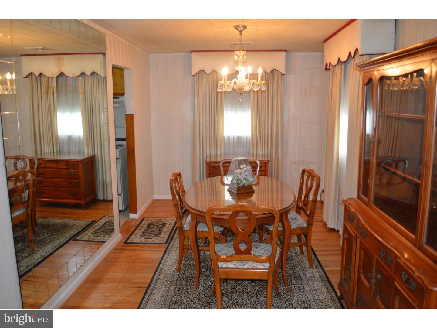10129 Proctor Road Philadelphia, PA 19116 - Photo 8 of 18 Dining Room