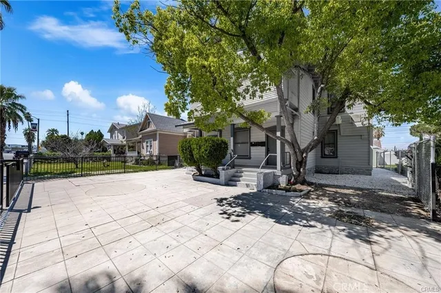 $1,400 | 927 Orange Street, Unit 1, Redlands, CA 92374