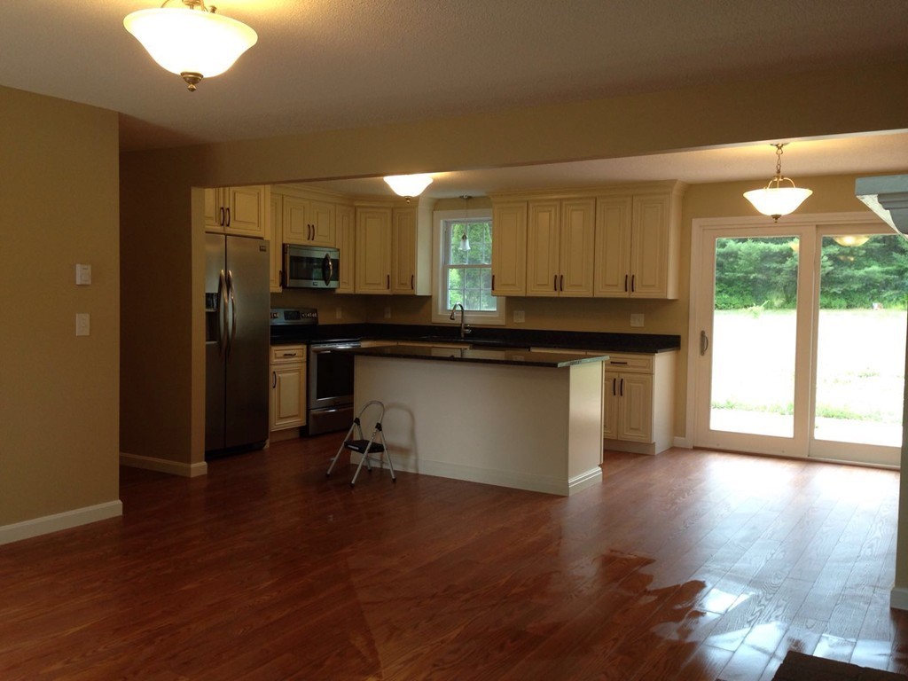 132 Benjamin Road Shirley, MA 01464 - Photo 4 of 9