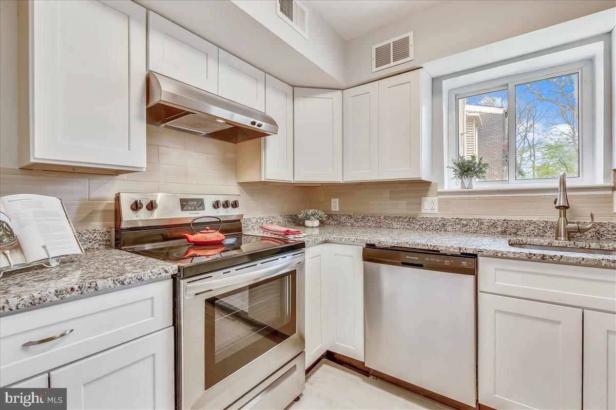 17801 Buehler Road, Unit 2E6 Olney, MD 20832 - Photo 13 of 34 New Granite Counters