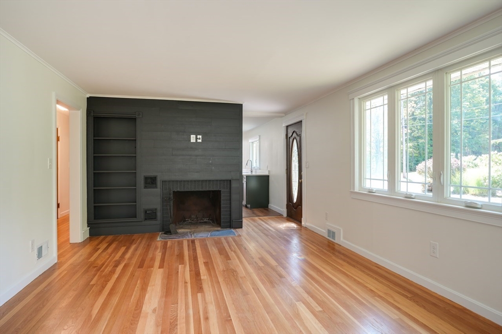 54 South Meadow Road Lancaster, MA 01523 - Photo 7 of 35 Gallery Image 7