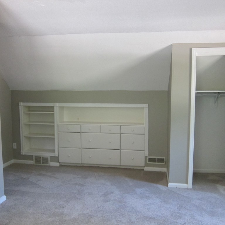138 Endecott Street Springfield, MA 01118 - Photo 16 of 30