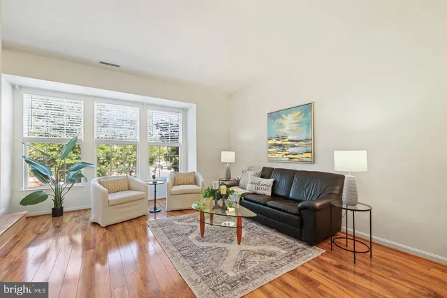 $2,600 | 23110 Blackthorn Square, Sterling, VA 20166