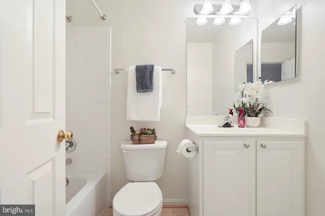 $2,600 | 23110 Blackthorn Square, Sterling, VA 20166