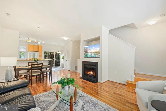 $2,600 | 23110 Blackthorn Square, Sterling, VA 20166