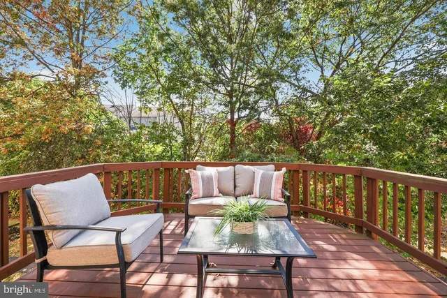 $2,600 | 23110 Blackthorn Square, Sterling, VA 20166