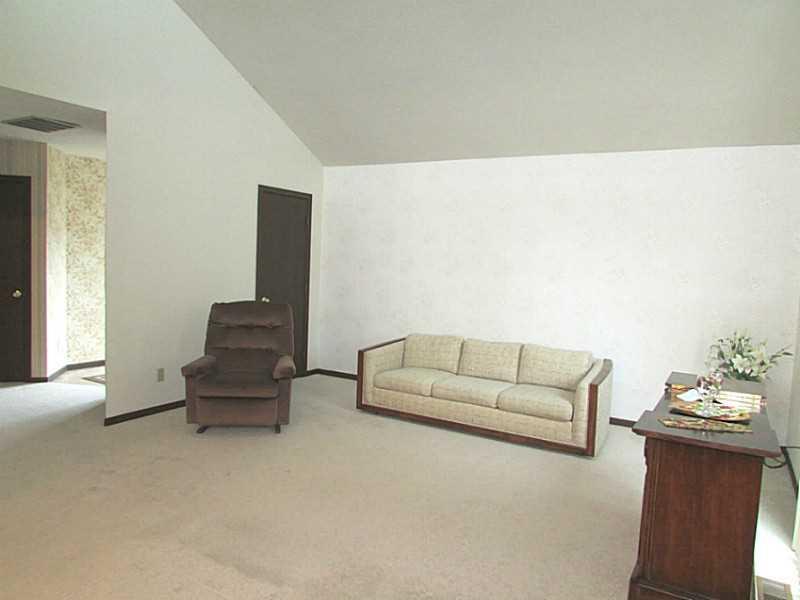 2719 Red Coach Drive, Unit 3 Springfield, OH 45503 - Photo 3 of 12