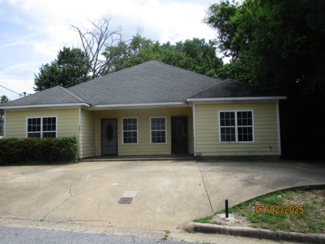 1902 6 Court Phenix City, AL 36867 - Photo 5 of 20
