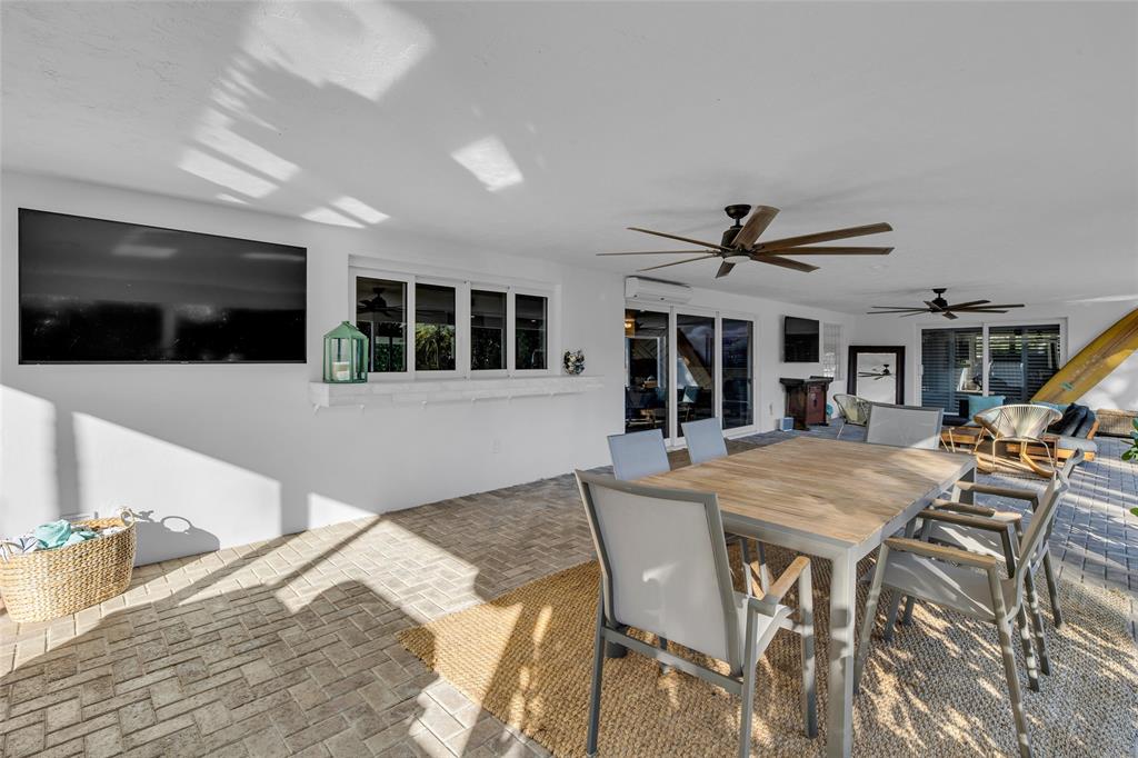 2 Mendota Lane Sea Ranch Lakes, FL 33308 - Photo 14 of 64