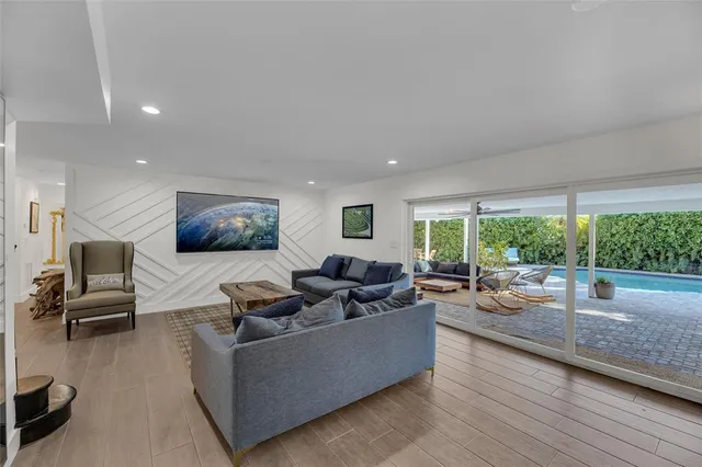 $3,599,000 | 2 Mendota Lane, Sea Ranch Lakes, FL 33308