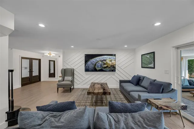 $3,599,000 | 2 Mendota Lane, Sea Ranch Lakes, FL 33308