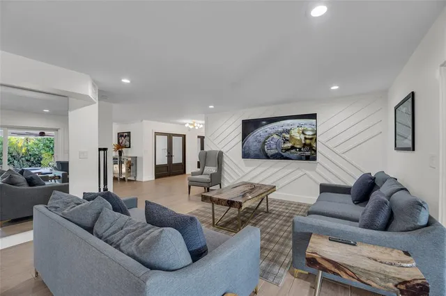 $3,599,000 | 2 Mendota Lane, Sea Ranch Lakes, FL 33308