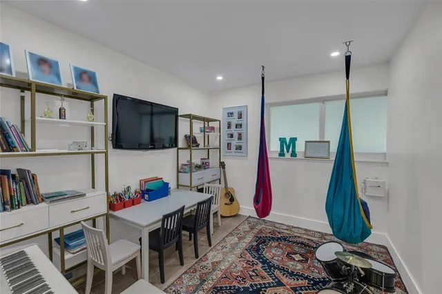 $3,599,000 | 2 Mendota Lane, Sea Ranch Lakes, FL 33308